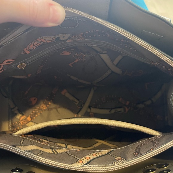 Tan and gold medium handbag - Picture 5 of 5